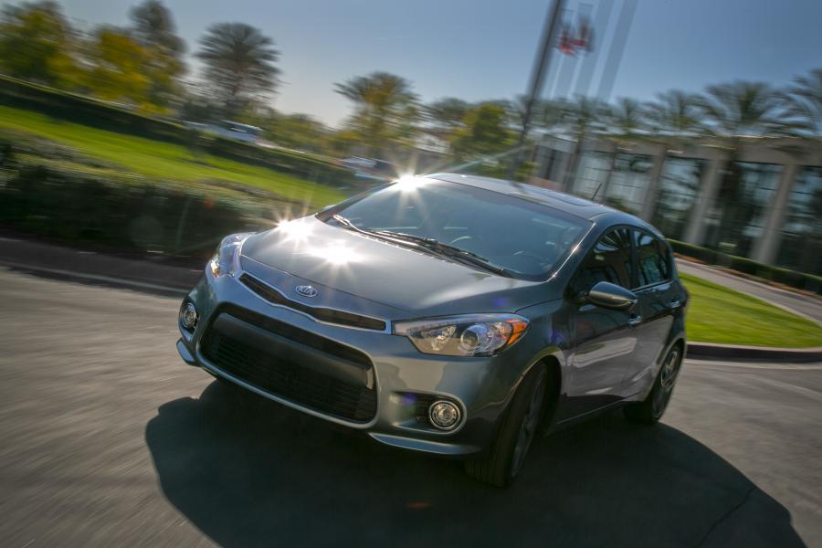  Kia Forte 2013 года  (фото 47 из 62)